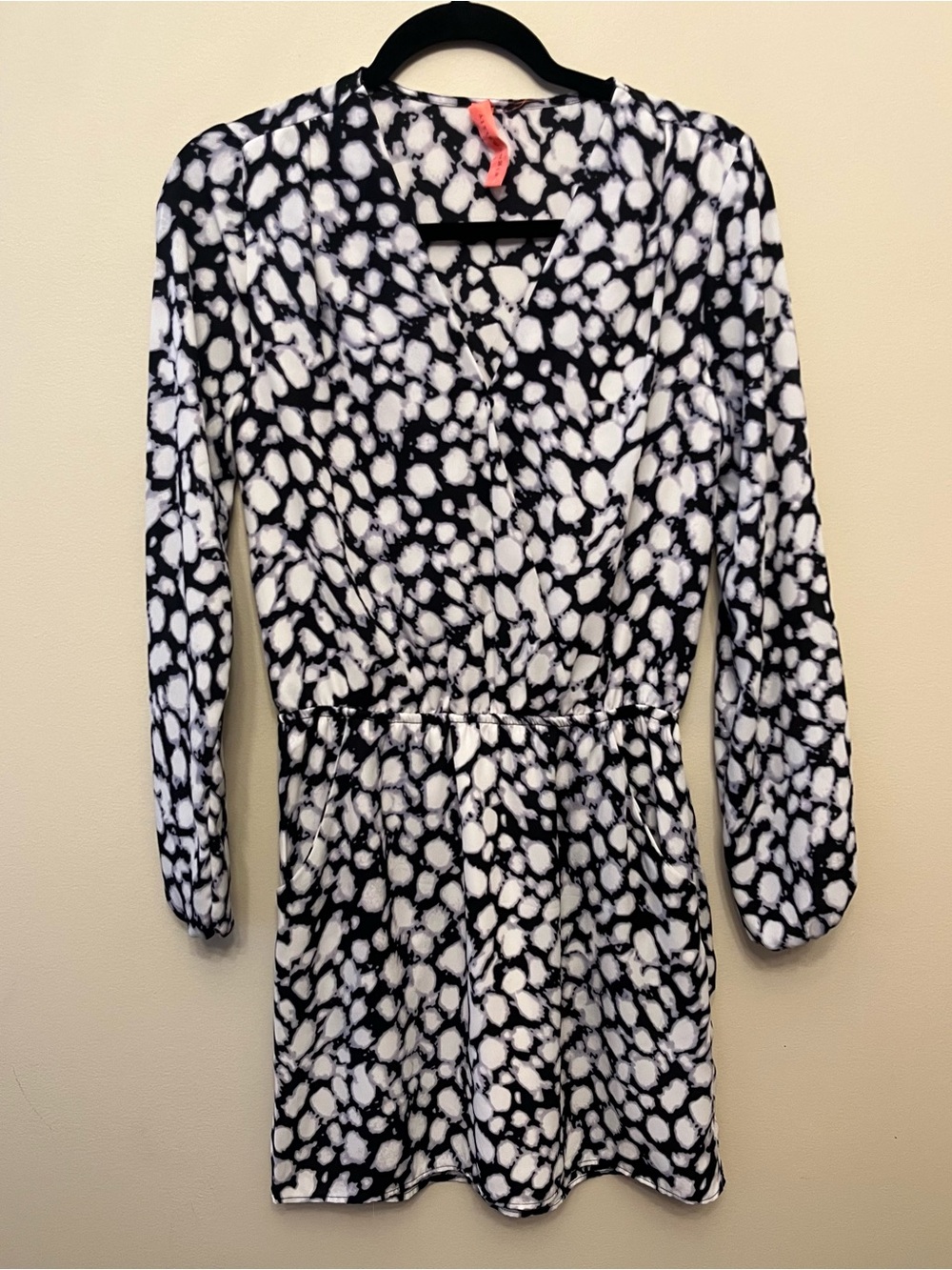 Eight Sixty Faux Wrap Long Sleeve Dress Women's Size Small Black White